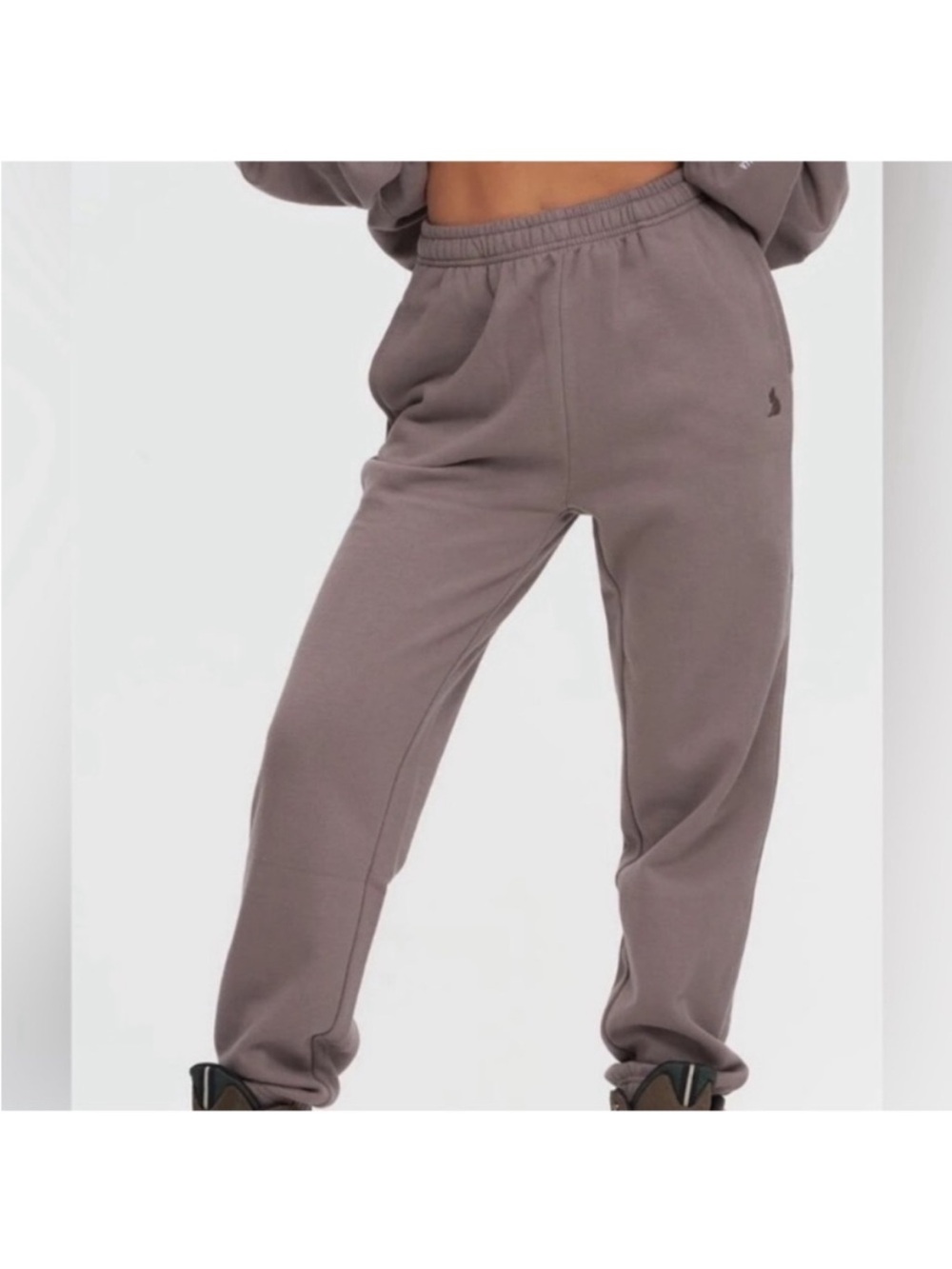 Kuwalle Tee Size Medium Oversized Sweatpant Jogger Taupe New